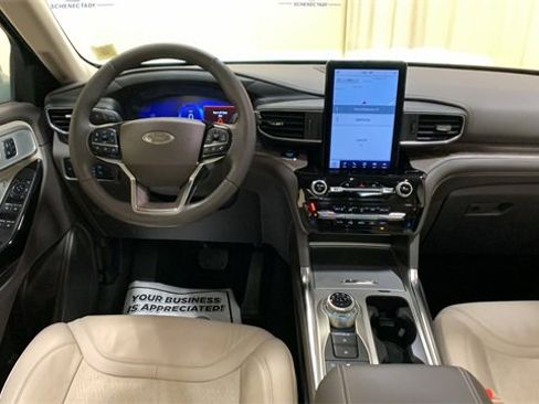 Certified 2023 Ford Explorer Platinum w/ Technology Package image 31