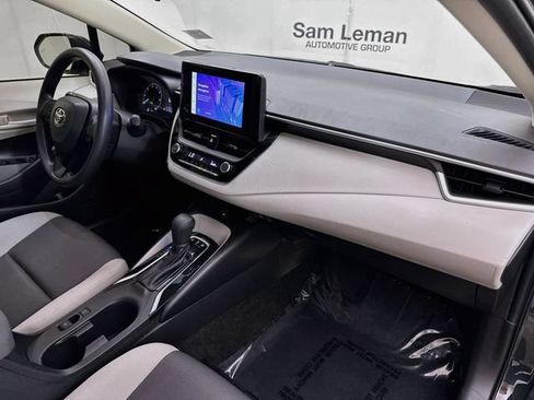 Used 2025 Toyota Corolla LE w/ LE Premium Package FWD image 27