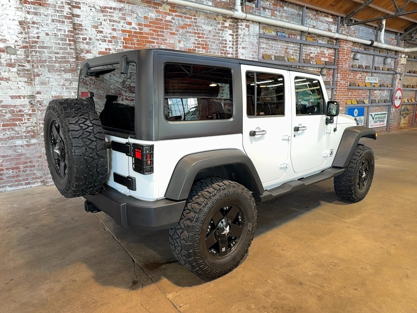 Used 2011 Jeep Wrangler Unlimited Sport AWD/4WD image 3