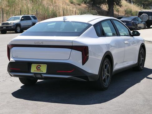 Used 2025 Kia K4 FWD image 2