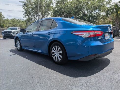 Used 2019 Toyota Camry LE w/ Sunroof Package FWD image 6