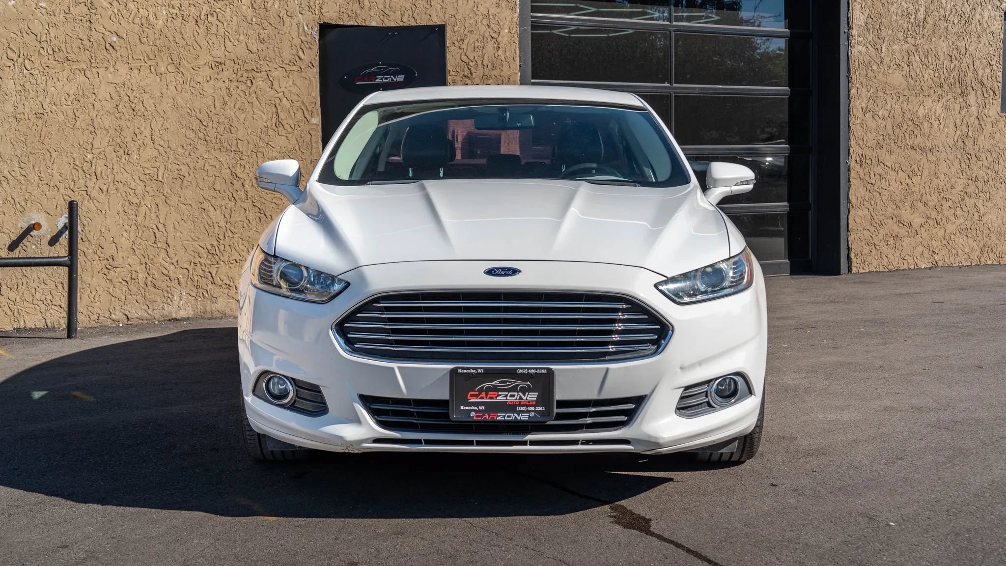 Used 2014 Ford Fusion SE w/ Equipment Group 202A FWD image 3