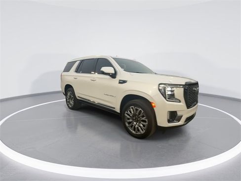 Used 2023 GMC Yukon Denali Ultimate image 2
