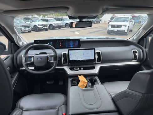 Used 2025 Ford Expedition Active AWD/4WD image 16