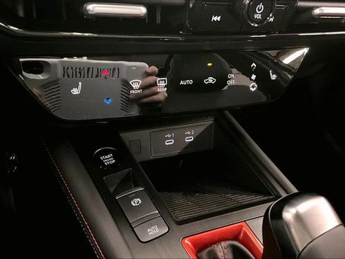 New 2025 Nissan Kicks SR w/ SR Premium Package image 26