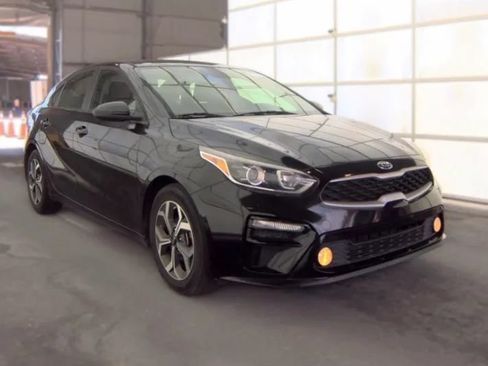 Used 2020 Kia Forte LXS FWD image 2