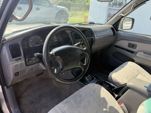 Used 2002 Toyota 4Runner SR5 RWD image 10