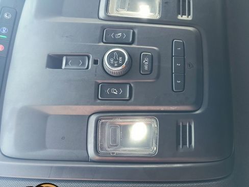 Used 2023 Chevrolet Suburban Premier RWD image 13