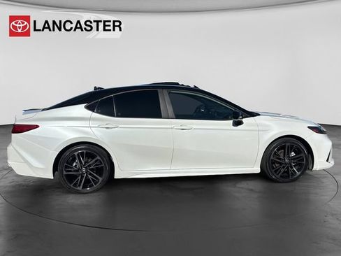 Used 2025 Toyota Camry XSE FWD image 8