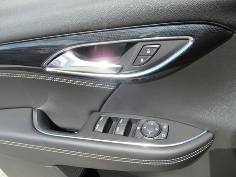 Used 2023 Buick Envision Preferred FWD image 18