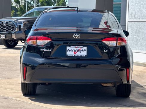 Used 2026 Toyota Corolla LE w/ LE Premium Package FWD image 5
