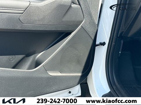 New 2026 Kia Sportage EX image 23