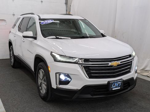 Used 2022 Chevrolet Traverse LT image 20