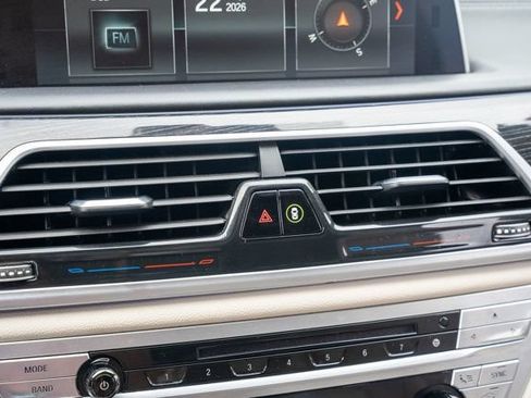 Used 2019 BMW 740i w/ Executive Package RWD image 27