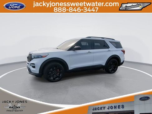 Certified 2020 Ford Explorer ST w/ ST Street Pack image 4