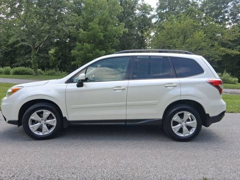 Used 2015 Subaru Forester 2.5i Premium AWD/4WD image 4