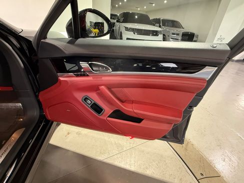 Used 2016 Porsche Panamera 4 image 43