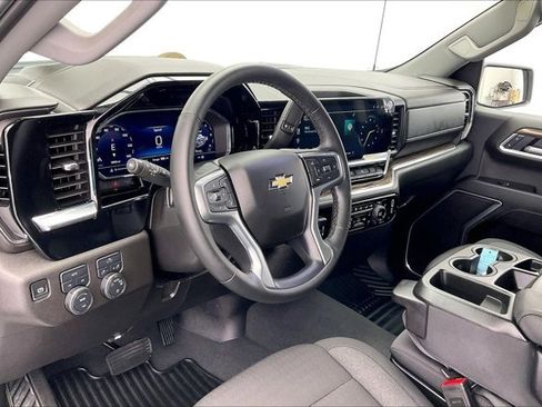 Used 2025 Chevrolet Silverado 1500 LT image 14