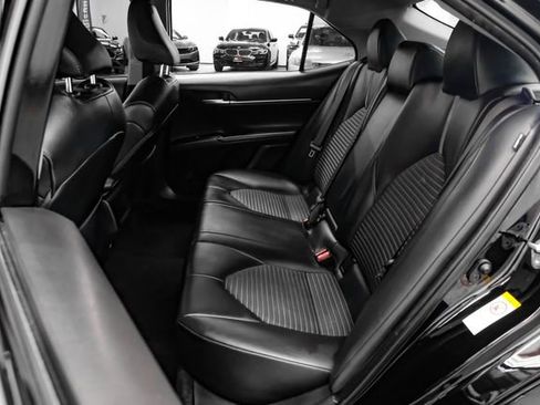 Used 2019 Toyota Camry SE image 43