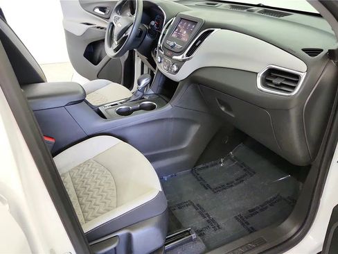 Used 2024 Chevrolet Equinox LS FWD image 34