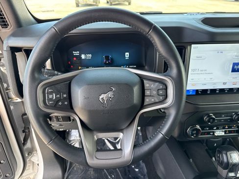 Used 2025 Ford Bronco Big Bend image 14