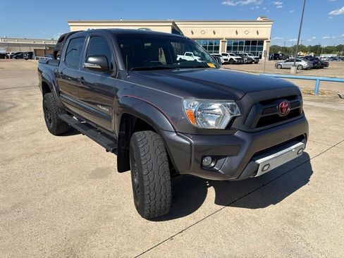 Used 2015 Toyota Tacoma PreRunner w/ SR5 Package RWD image 17