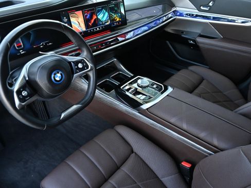 Certified 2024 BMW i7 eDrive50 image 12