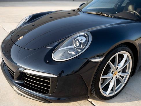 Used 2017 Porsche 911 Carrera RWD image 9