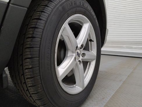 Used 2018 Ford Explorer XLT image 31