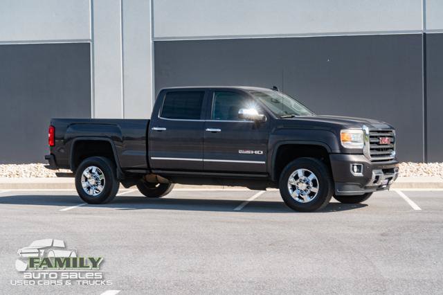 Used 2016 GMC Sierra 2500 SLT w/ All-Terrain HD Package AWD/4WD image 12