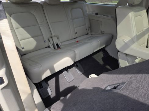 Used 2019 Lincoln Navigator Reserve AWD/4WD image 25