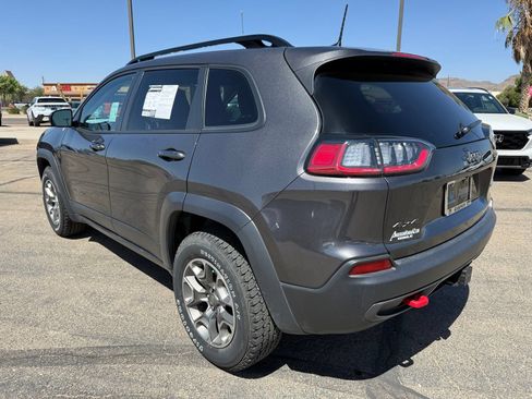 Used 2022 Jeep Cherokee Trailhawk w/ Comfort/Convenience Group AWD/4WD image 9