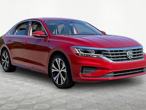 Used 2021 Volkswagen Passat 2.0T SE FWD image 1