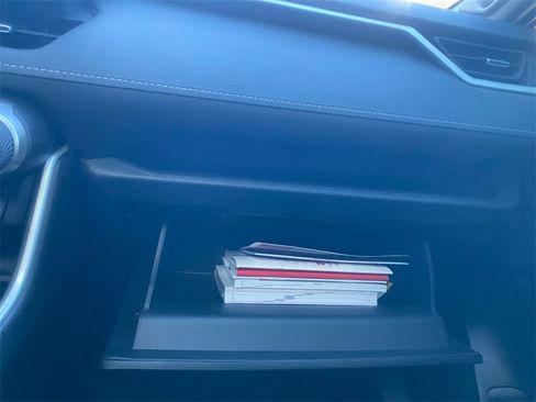 Used 2024 Toyota RAV4 XLE Premium image 28