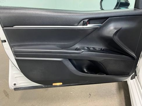 Used 2019 Toyota Camry SE FWD image 20