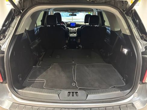 Used 2021 Ford Explorer XLT w/ Equipment Group 202A image 20