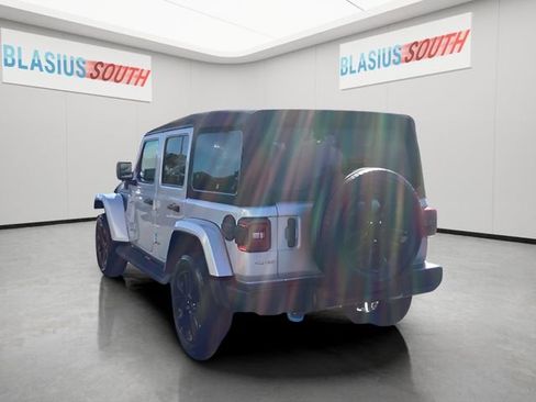 Used 2024 Jeep Wrangler Unlimited Sahara AWD/4WD image 5