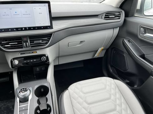 New 2024 Ford Escape SE w/ PHEV Premium Package FWD image 30