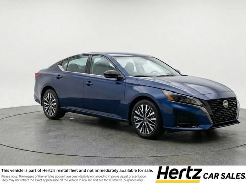 Used 2025 Nissan Altima 2.5 SV image 1