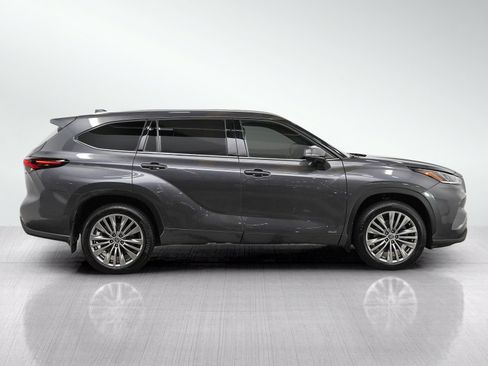 Used 2024 Toyota Highlander Platinum AWD/4WD image 6