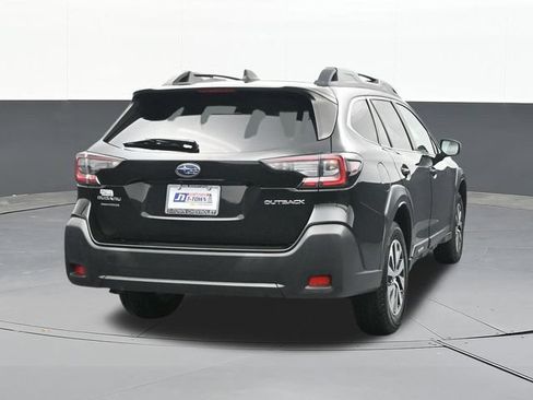 Used 2023 Subaru Outback Premium AWD/4WD image 12