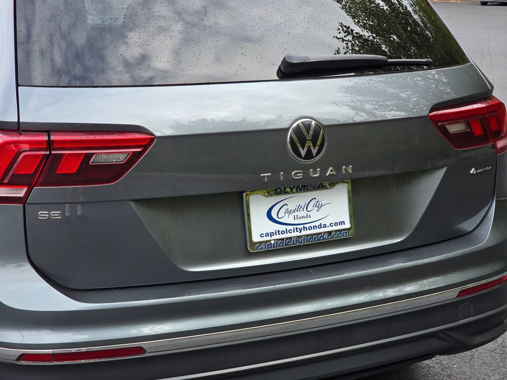 Used 2022 Volkswagen Tiguan SE AWD/4WD image 32