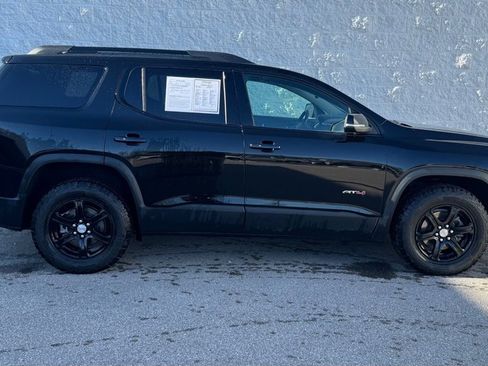 Used 2023 GMC Acadia AT4 image 3