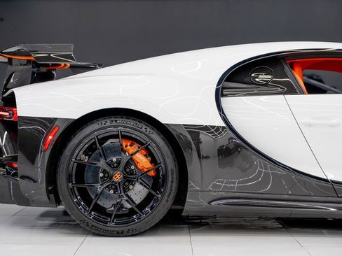 Used 2022 Bugatti Chiron Pur Sport image 10