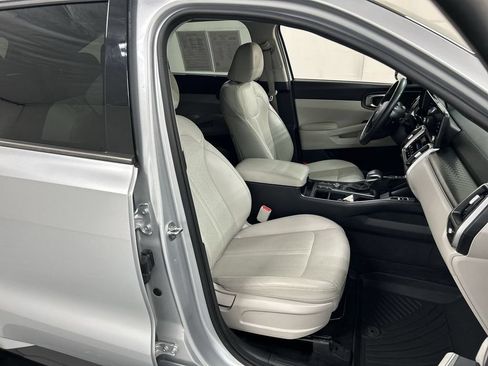 Used 2022 Kia Sorento S FWD image 24