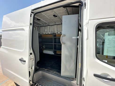 Used 2021 Nissan NV 2500 SV RWD image 11