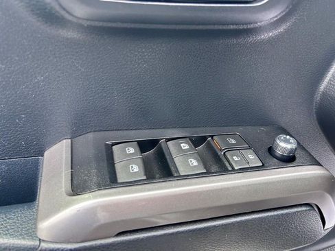 Used 2018 Toyota Tacoma SR5 image 18