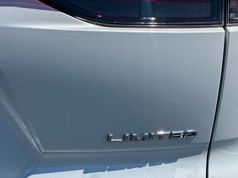 Used 2025 Toyota Crown Signia w/ Advanced Technology Package image 49