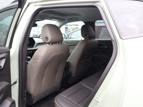Used 2025 Chevrolet Trax ACTIV w/ Sunroof Package FWD image 32
