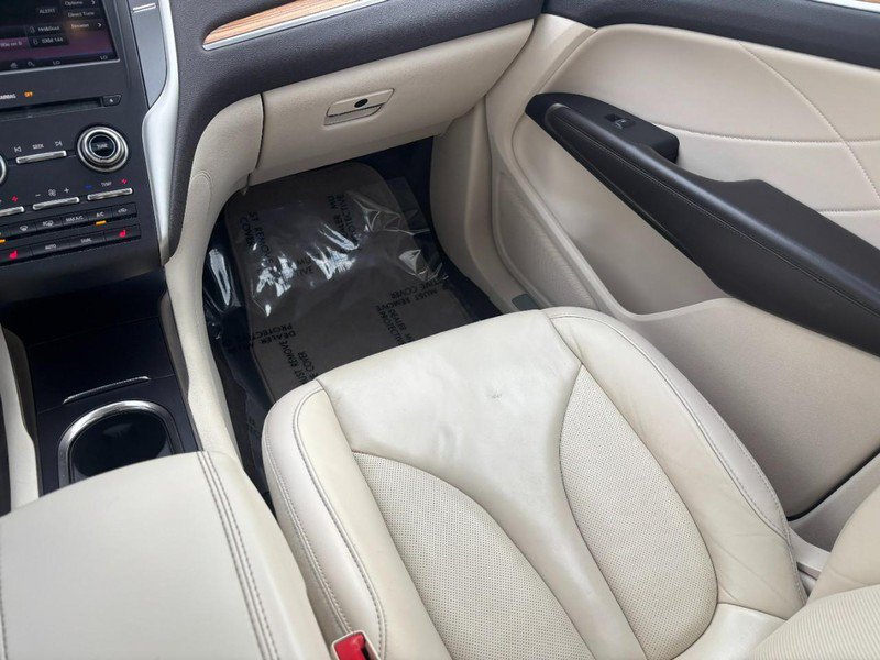 Used 2015 Lincoln MKC FWD w/ Equipment Group 101A Select image 16